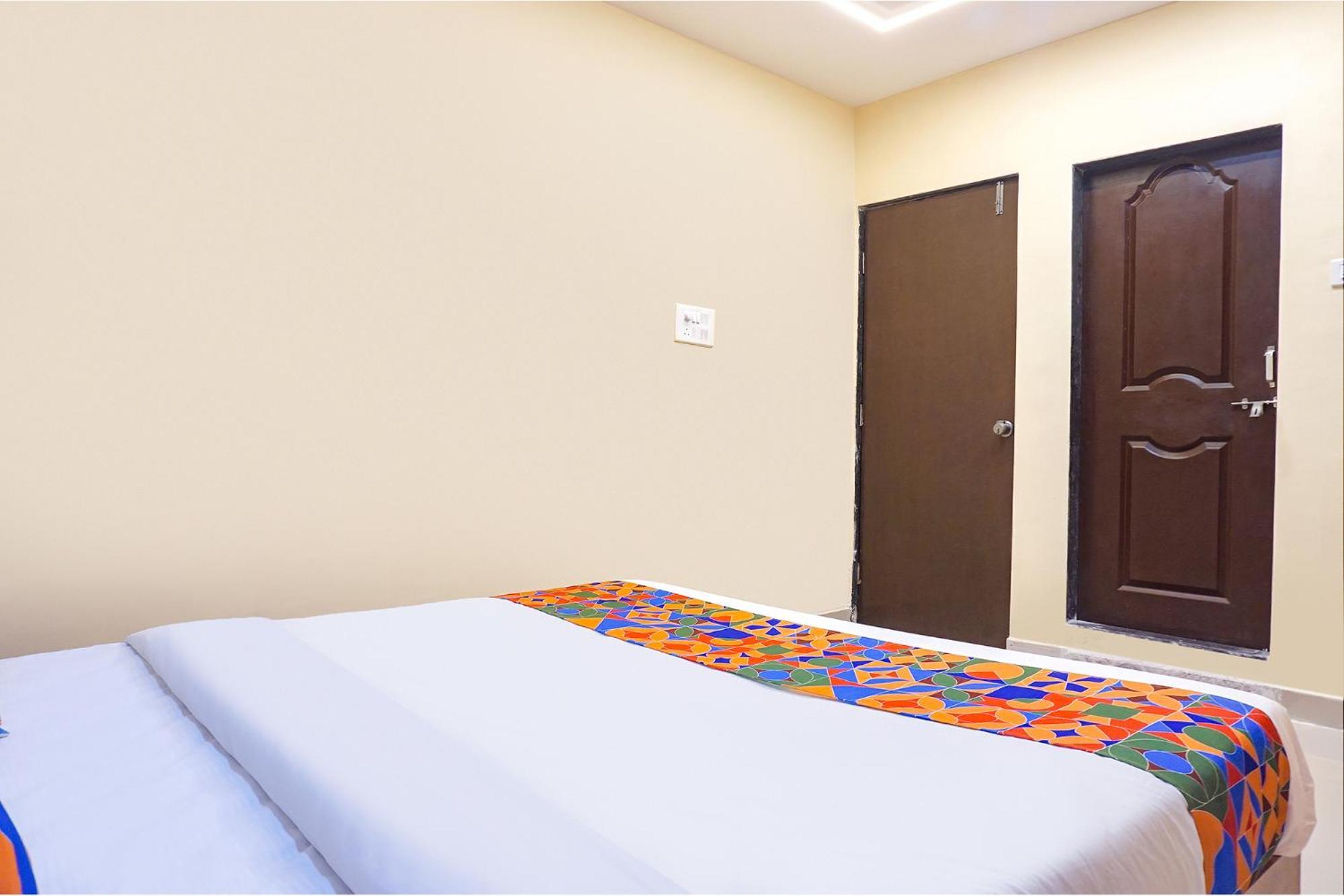 Fabhotel Falcon Inn -Behind The Dmart Baner Pune Exterior foto