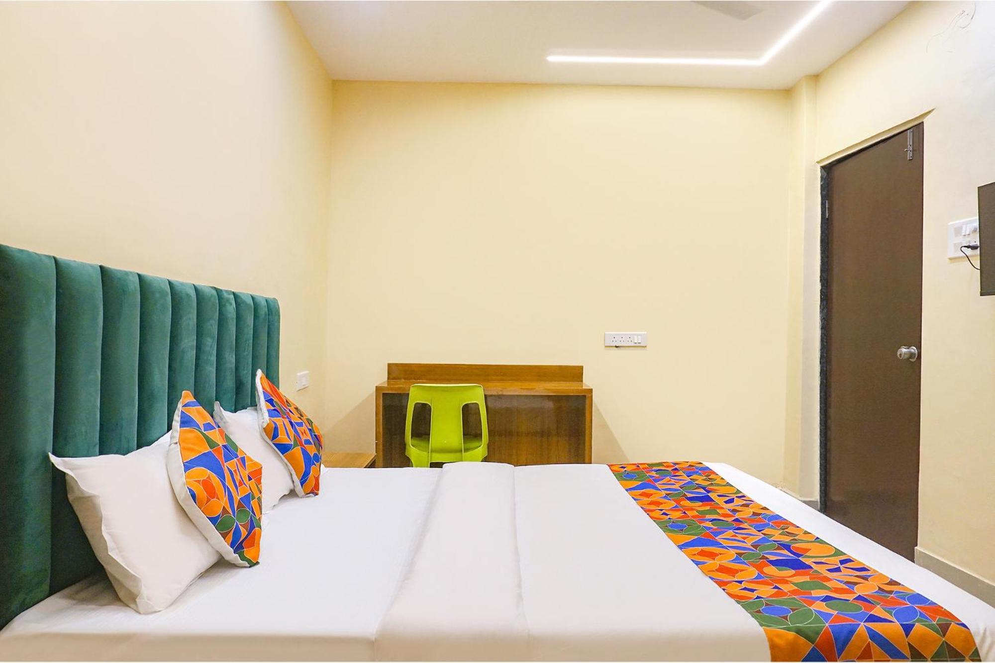 Fabhotel Falcon Inn -Behind The Dmart Baner Pune Exterior foto